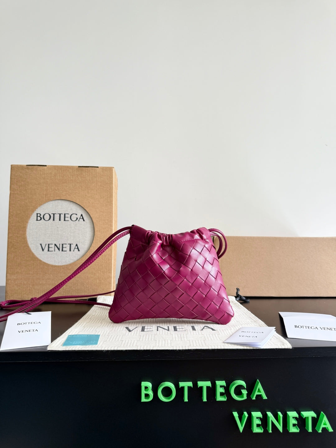 Bottega Veneta Black Designer Handbag Edition 631