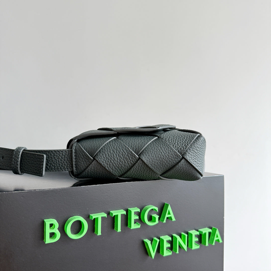 Bottega Veneta 795637 Black Designer Handbag Edition 4 - detail image 2