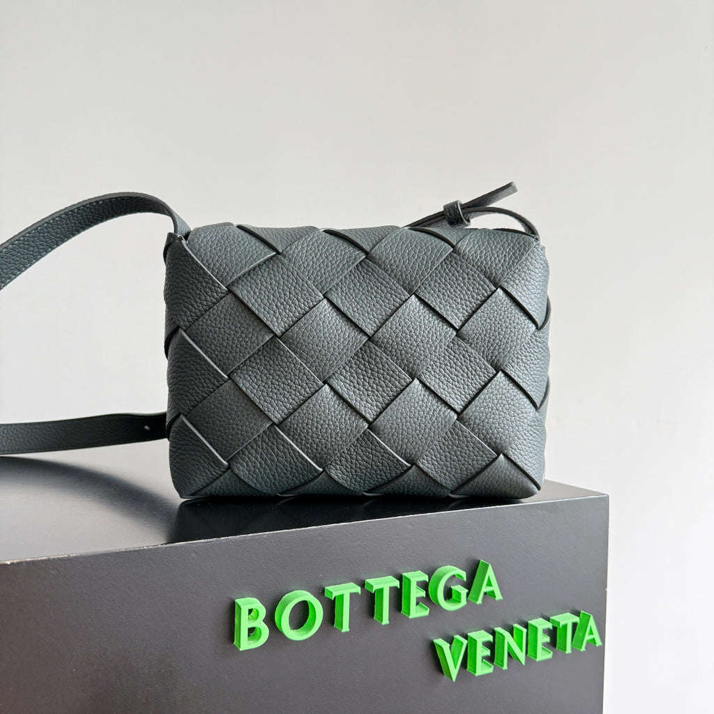 Bottega Veneta 795637 Black Designer Handbag Edition 4 - detail image 3