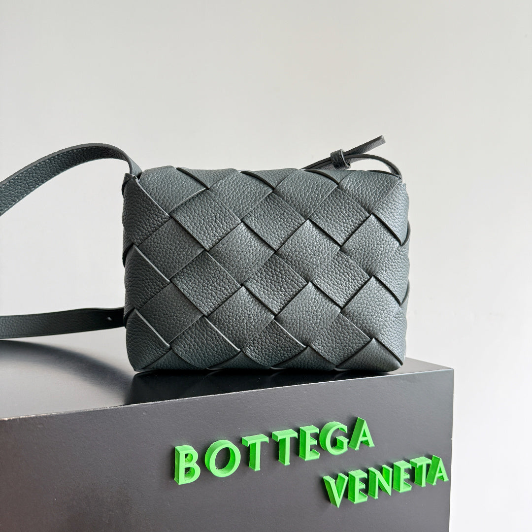 Bottega Veneta 795637 Black Designer Handbag Edition 4 - detail image 3