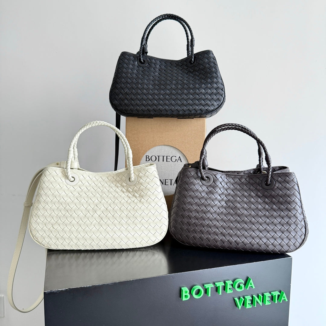 Bottega Veneta Black Designer Handbag Edition 619
