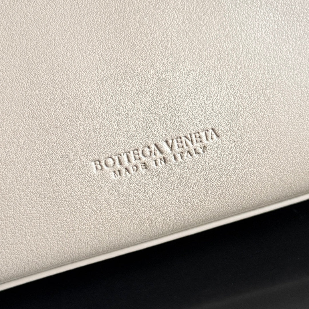 Bottega Veneta 835835 Silver Designer Handbag Edition 2 - detail image 6