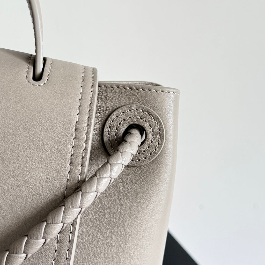 Bottega Veneta Silver Designer Handbag Edition 117 - detail image 8