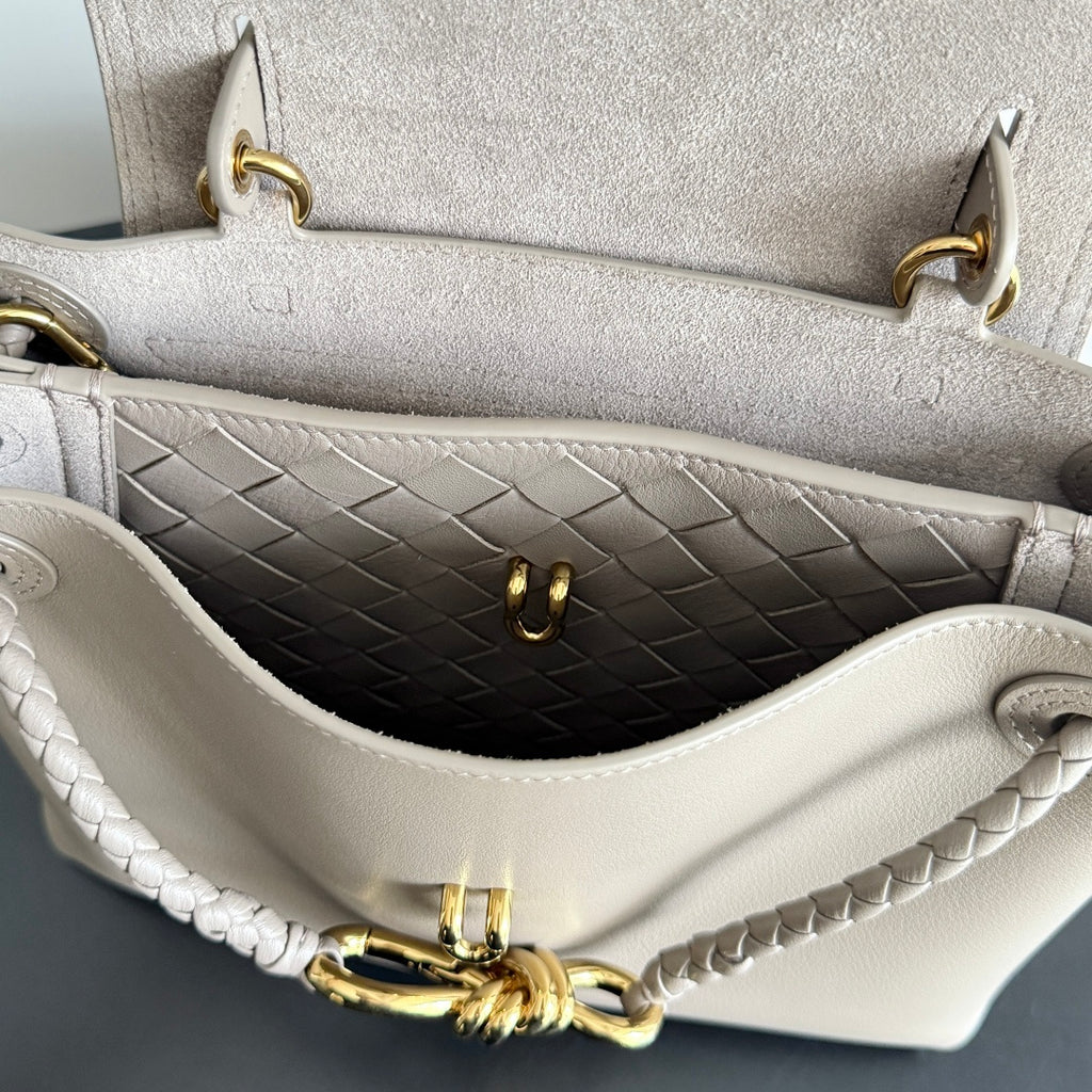 Bottega Veneta Silver Designer Handbag Edition 117 - detail image 6