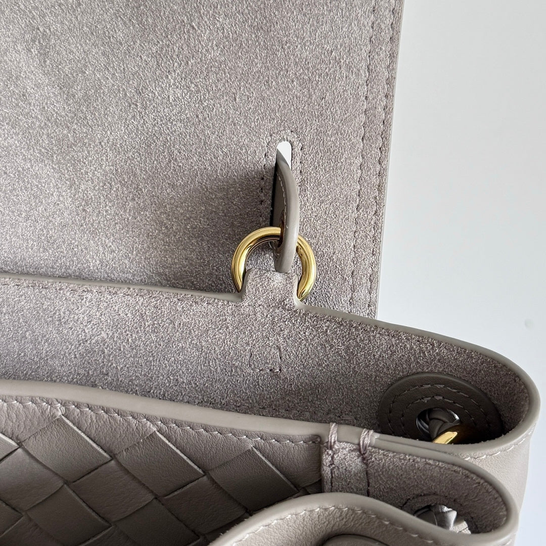 Bottega Veneta Silver Designer Handbag Edition 117 - detail image 5