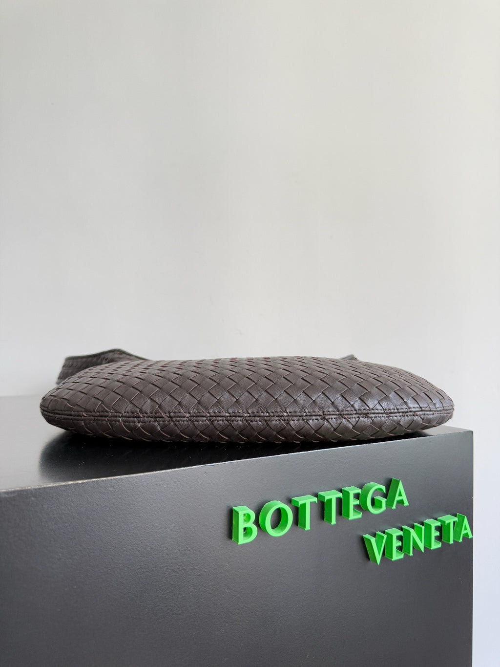 Bottega Veneta 826877 Black Designer Handbag Edition 2 - detail image 4