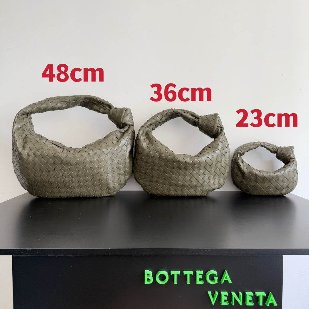 Bottega Veneta Black Designer Handbag Edition 687