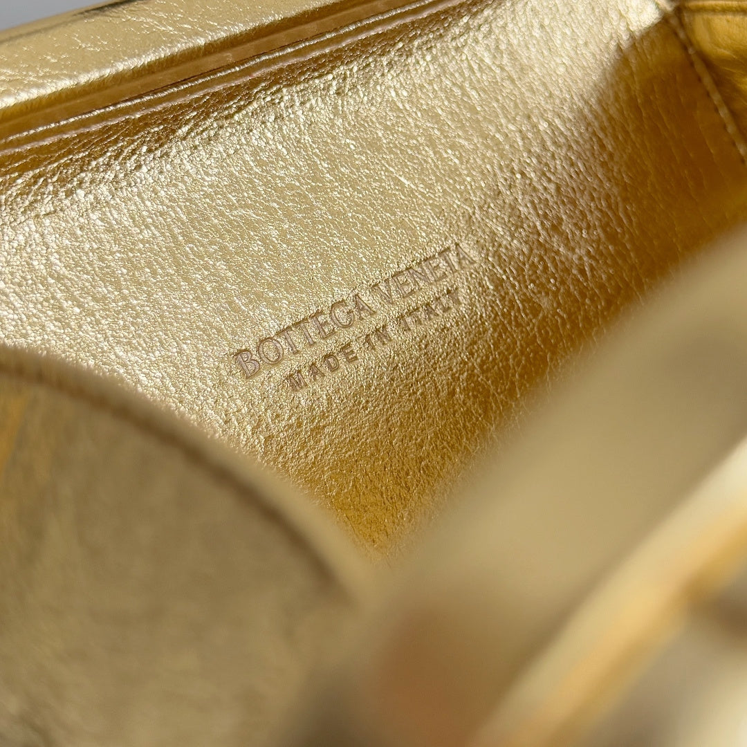 Bottega Veneta 826183 Gold Designer Handbag - detail image 7