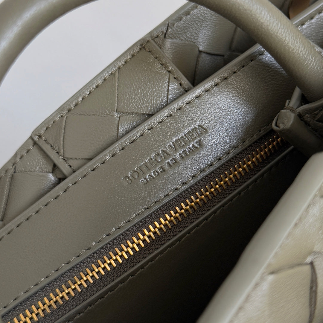 Bottega Veneta 743568 Silver Designer Handbag Edition 9 - detail image 7
