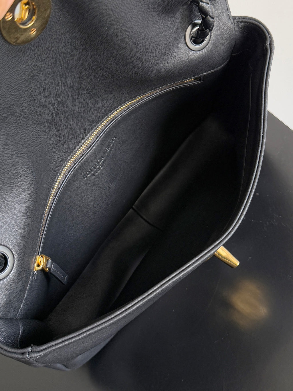 Bottega Veneta 836296 Black Designer Handbag - detail image 9
