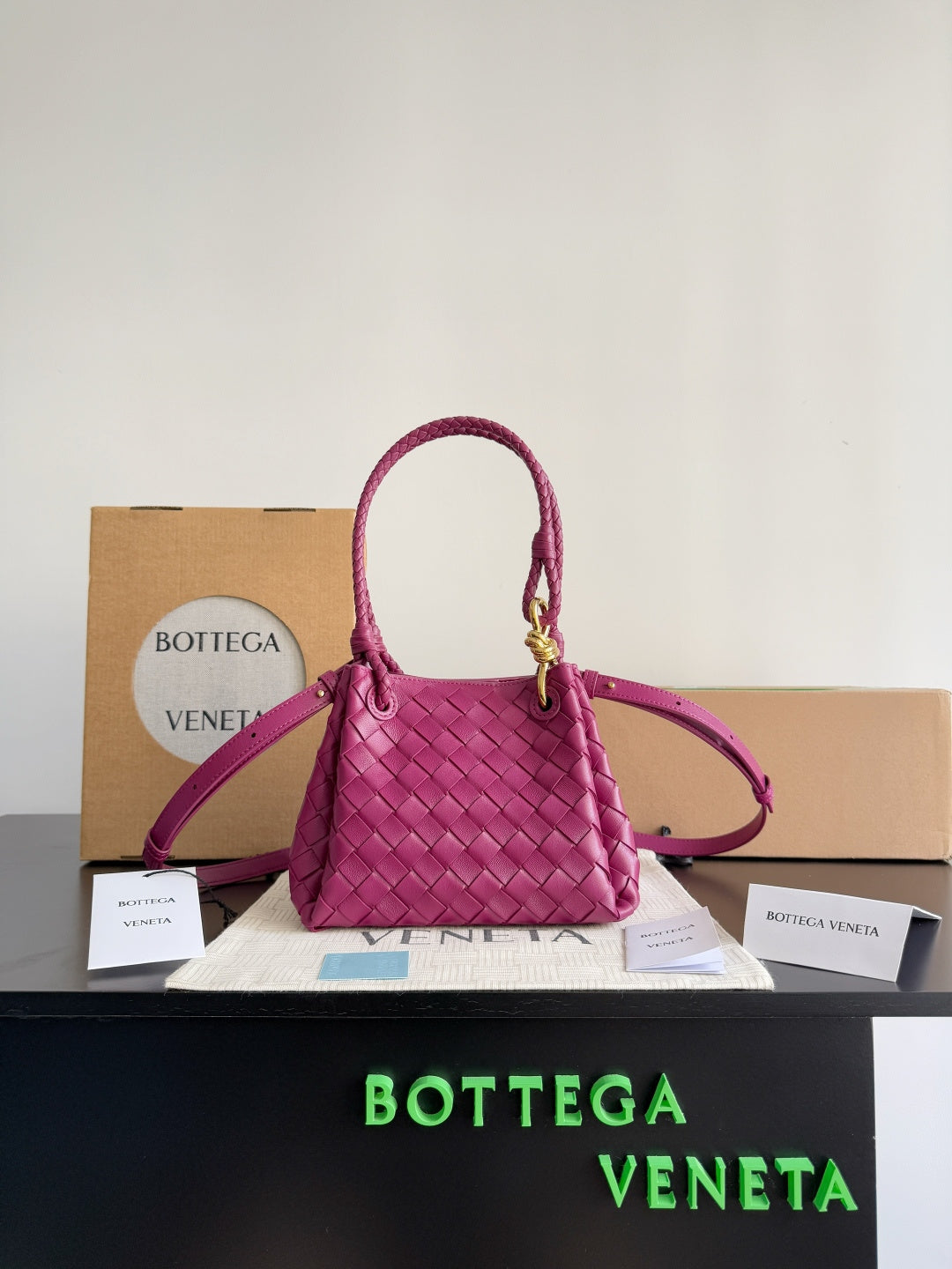 Bottega Veneta Black Designer Handbag Edition 680