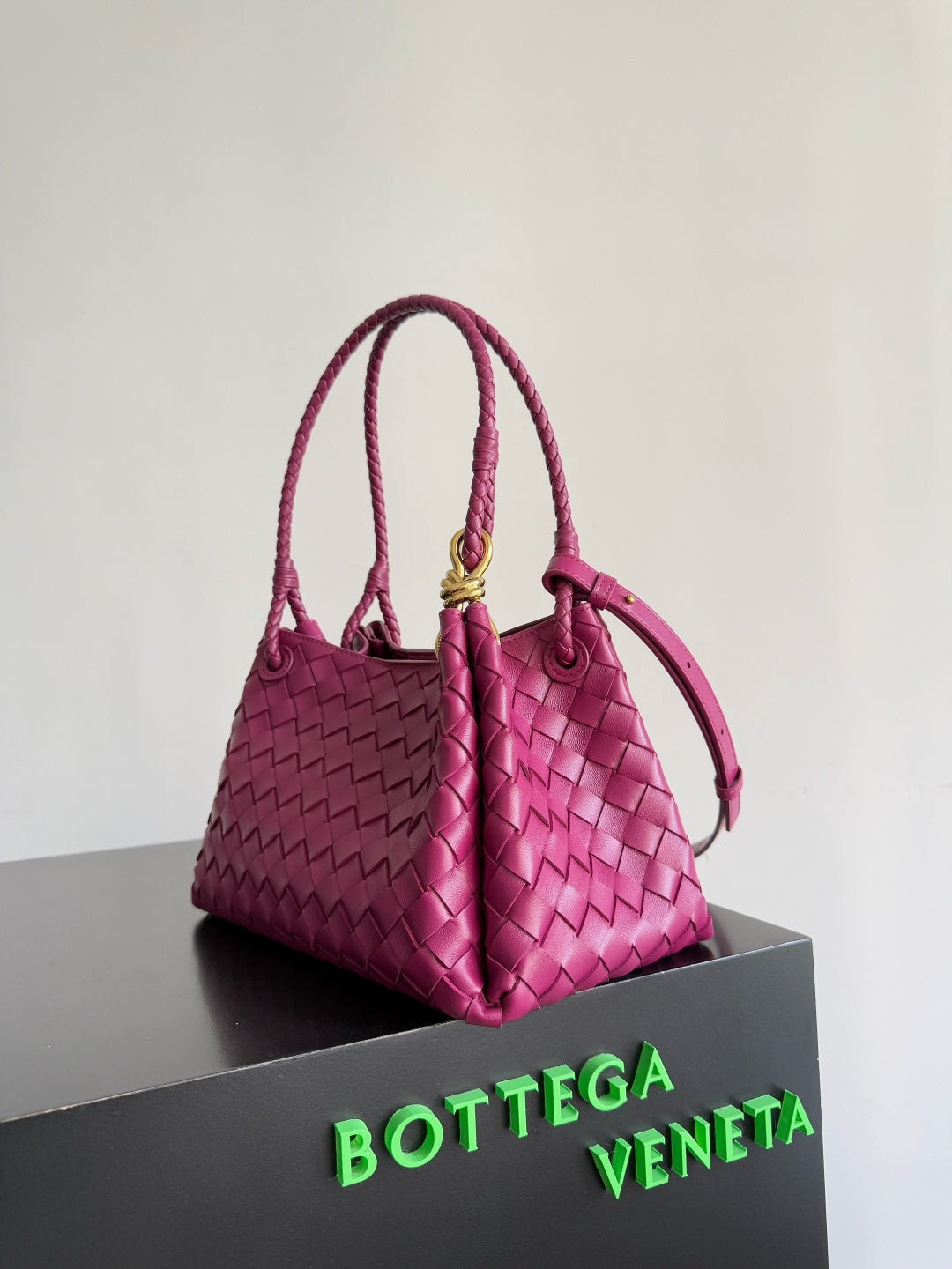 Bottega Veneta 835921 Purple Designer Handbag - detail image 2