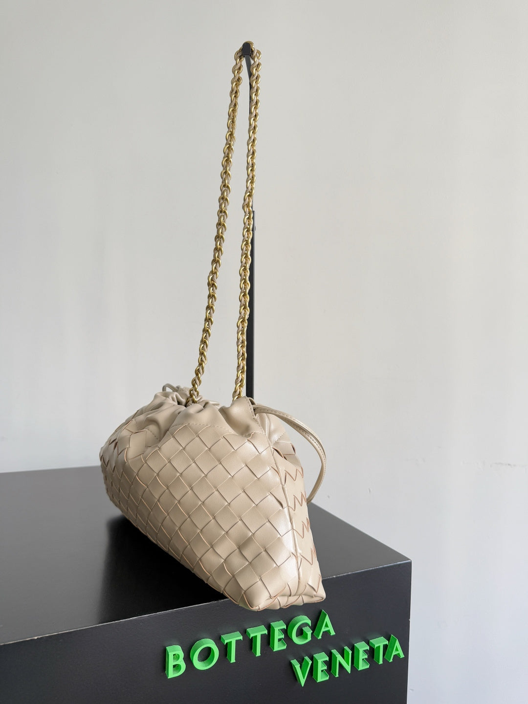 Bottega Veneta 839394 Silver Hobo Bag - detail image 3
