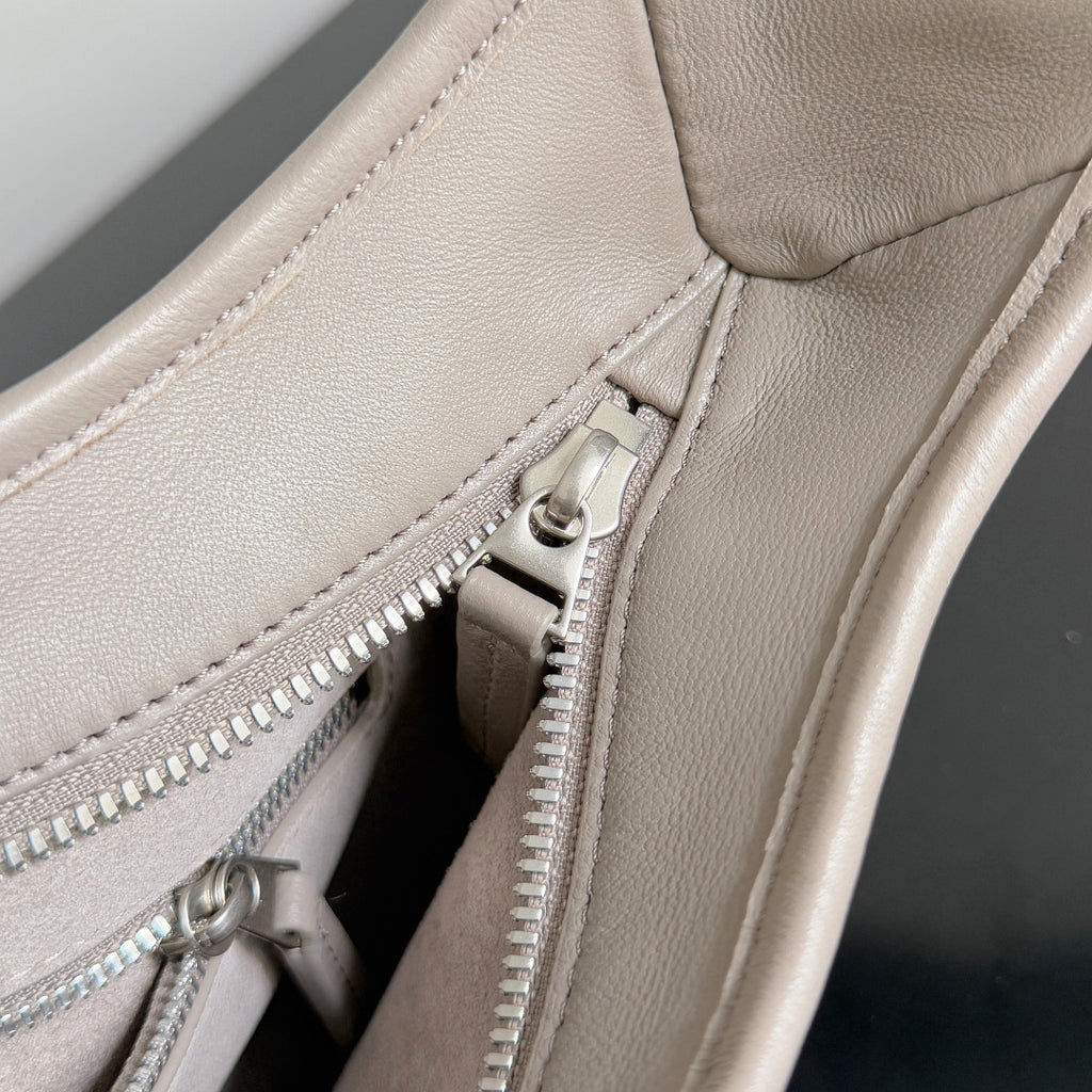 Bottega Veneta 836918 Silver Designer Handbag - detail image 6
