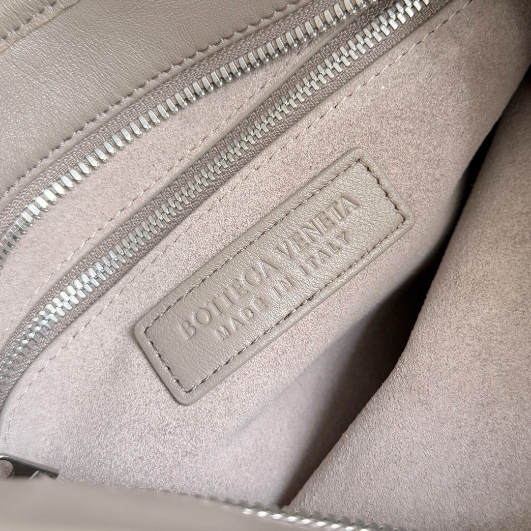 Bottega Veneta 836918 Silver Designer Handbag - detail image 8