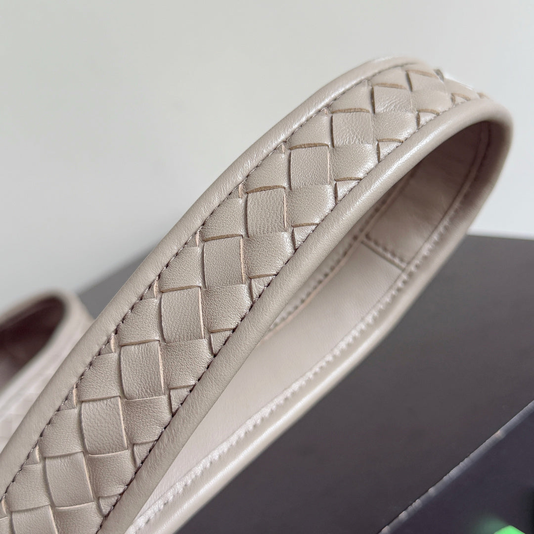 Bottega Veneta 836918 Silver Designer Handbag - detail image 5