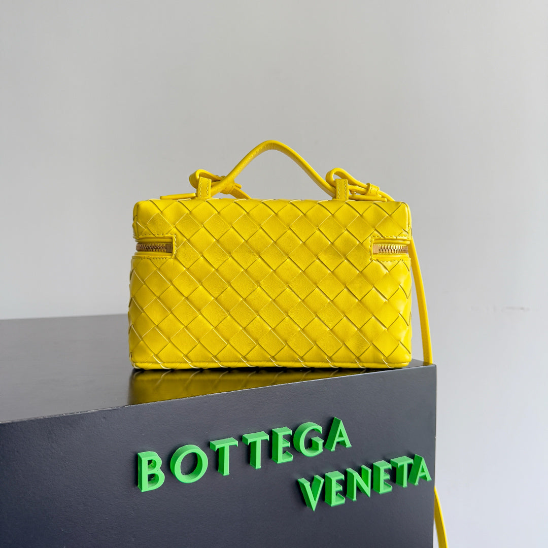 Bottega Veneta 789109 Yellow Designer Handbag - detail image 2