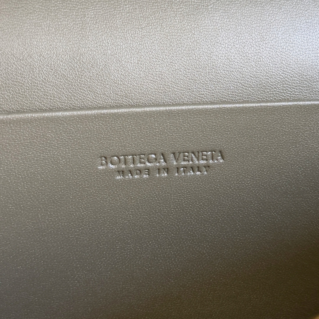 Bottega Veneta 789109 Gray Designer Handbag Edition 3 - detail image 8