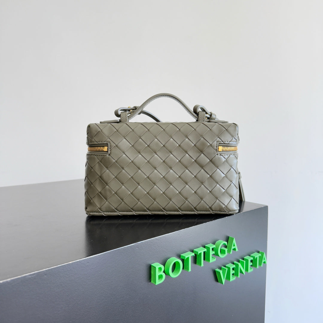 Bottega Veneta 789109 Gray Designer Handbag Edition 3 - detail image 2