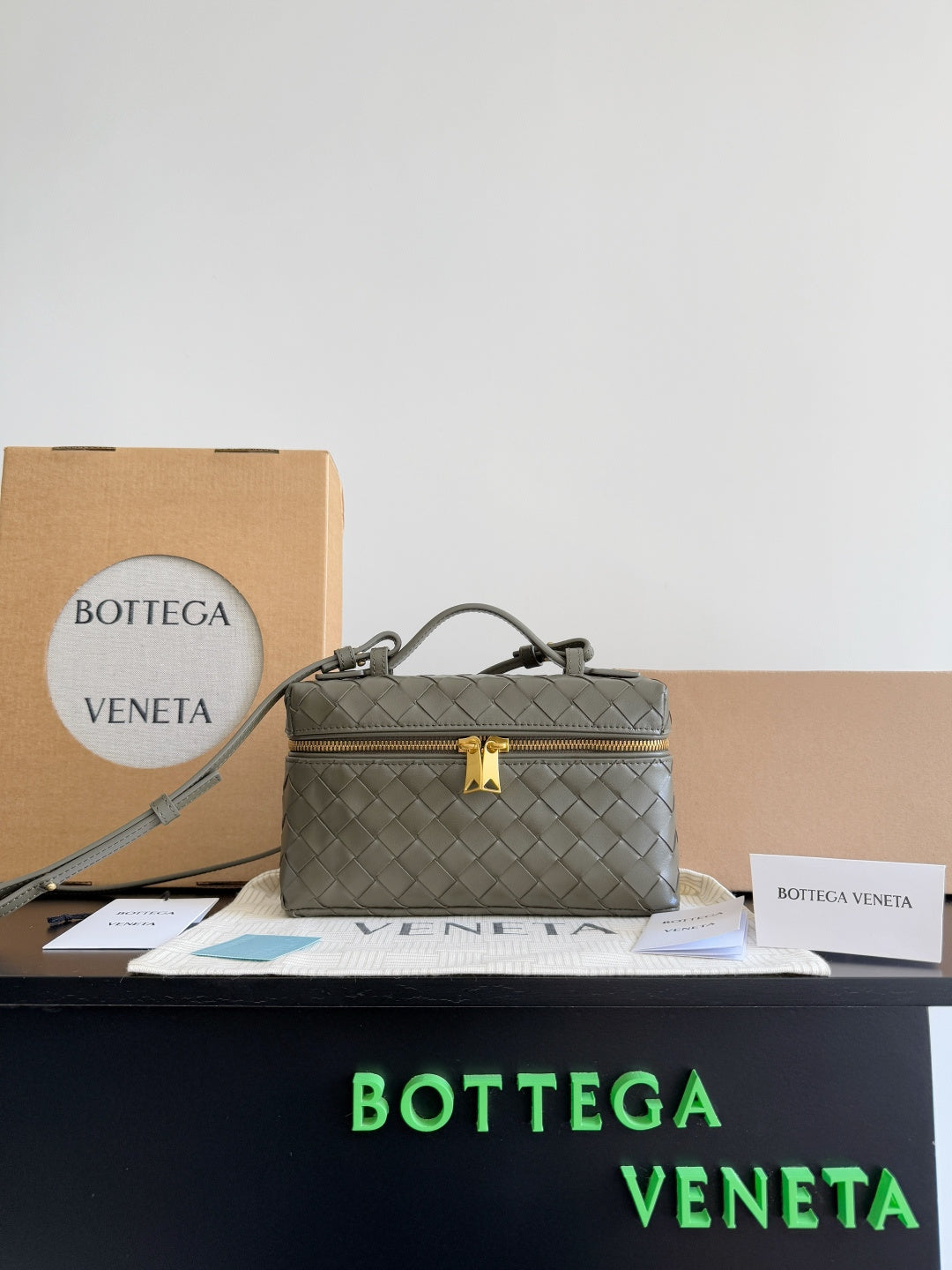 Bottega Veneta Black Designer Handbag Edition 394