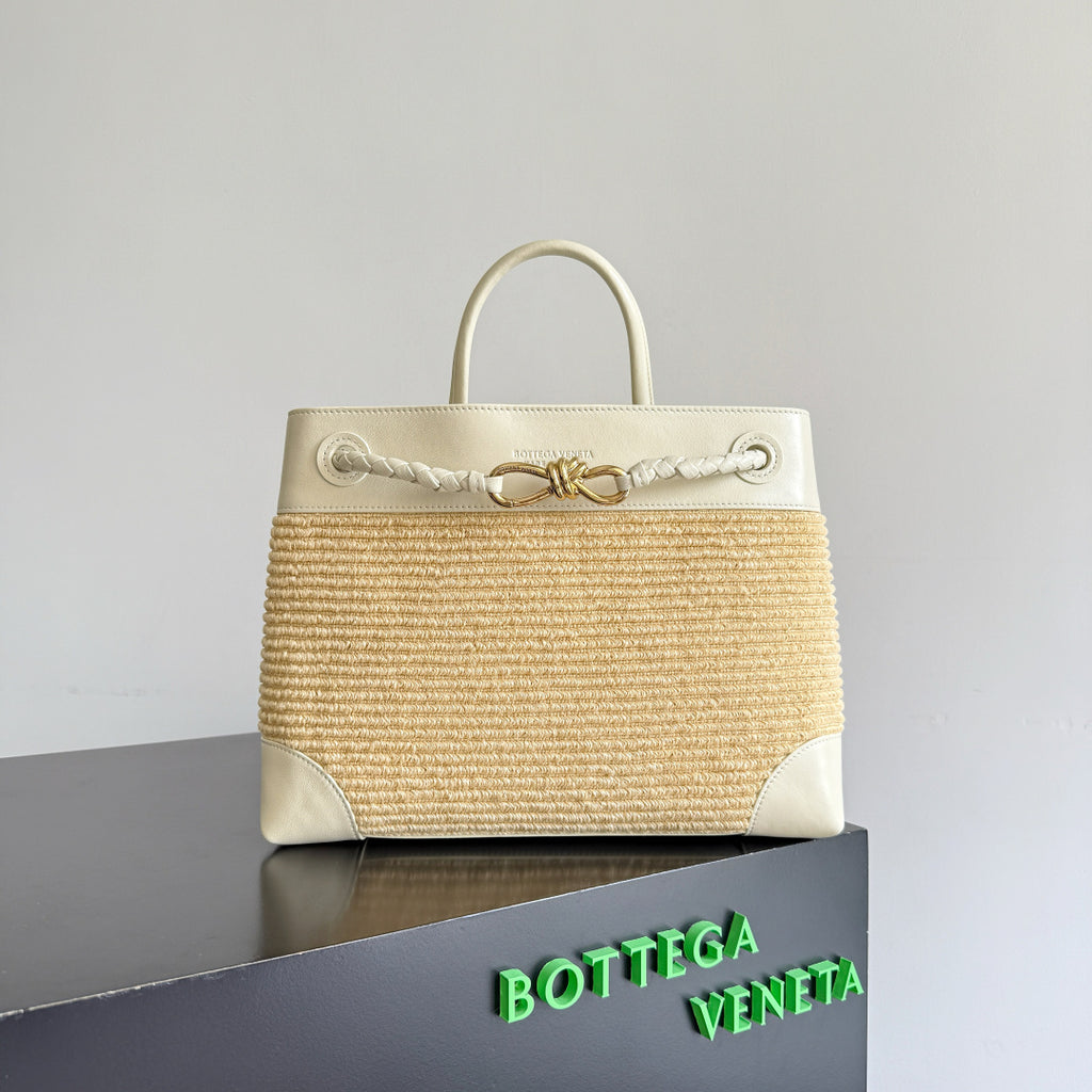 Bottega Veneta 743572 Silver Card Holder