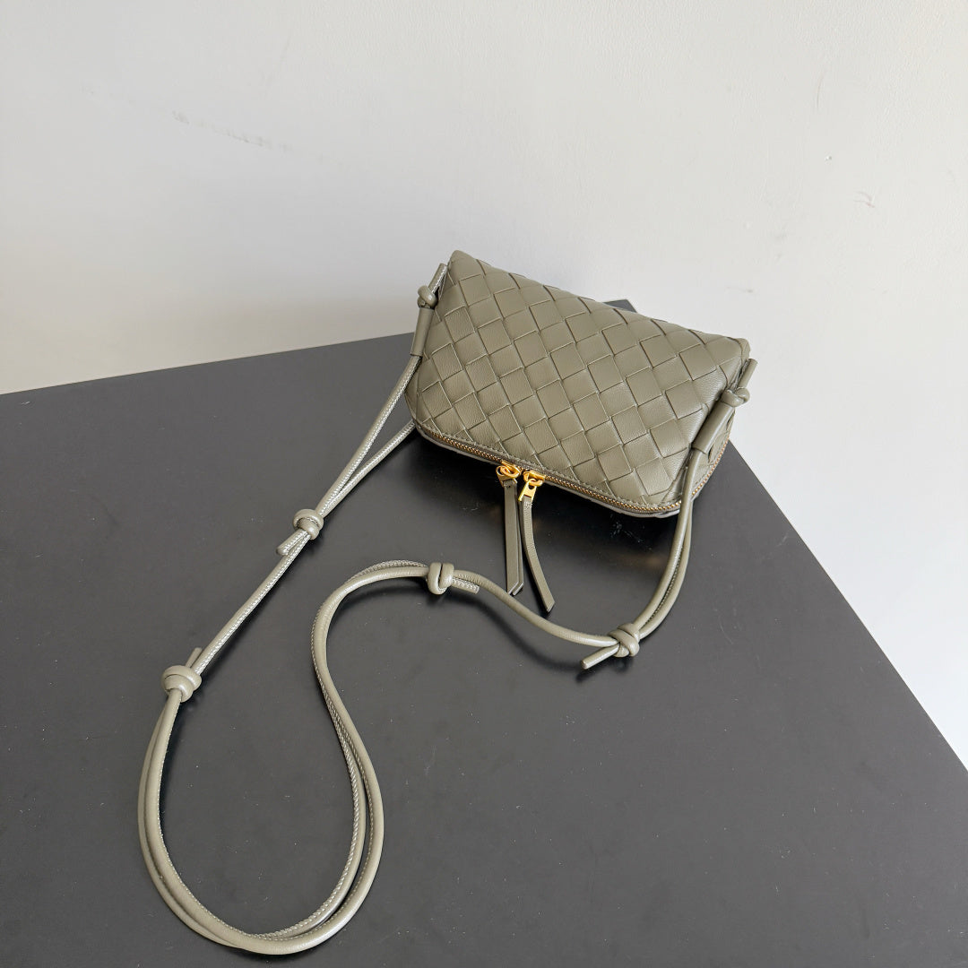 Bottega Veneta 794258 Silver Pouch Bag Edition 3 - detail image 6