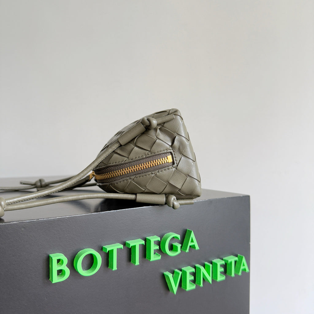 Bottega Veneta 794258 Silver Pouch Bag Edition 3 - detail image 2