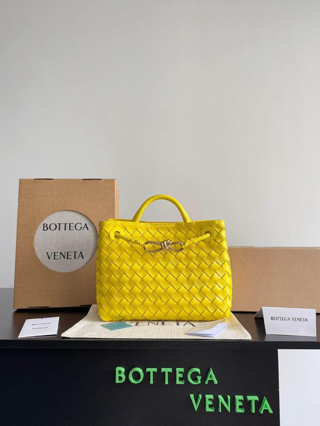Bottega Veneta Yellow Designer Handbag Edition 4