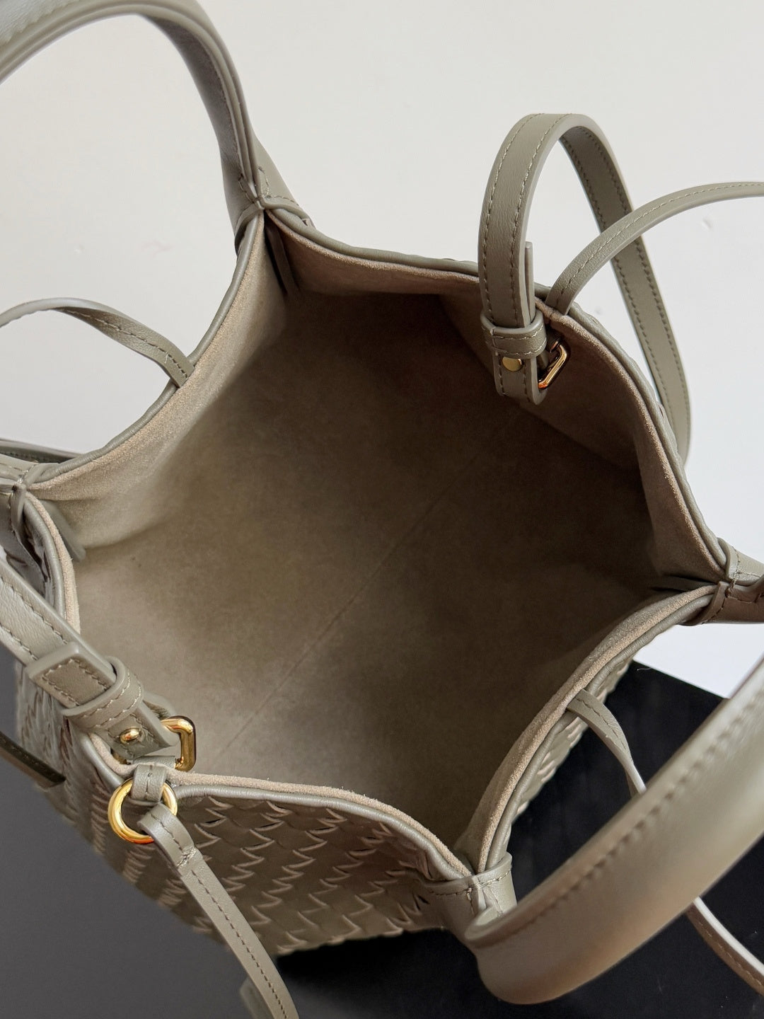 Bottega Veneta 819004 Charcoal Gray Designer Handbag - detail image 6