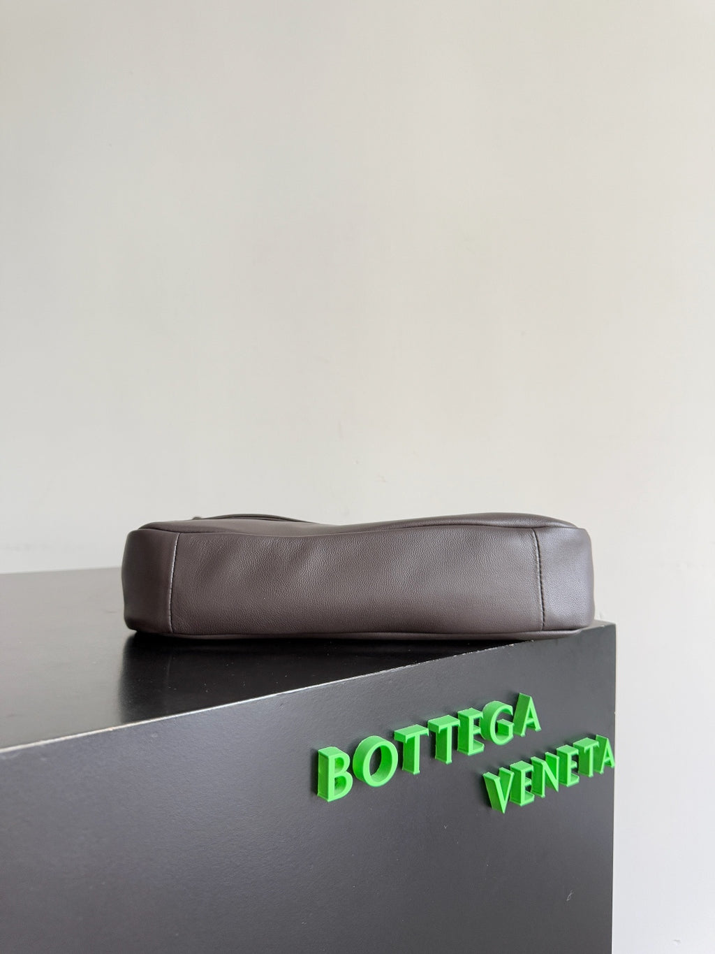 Bottega Veneta 836296 Charcoal Gray Designer Handbag Edition 2 - detail image 5