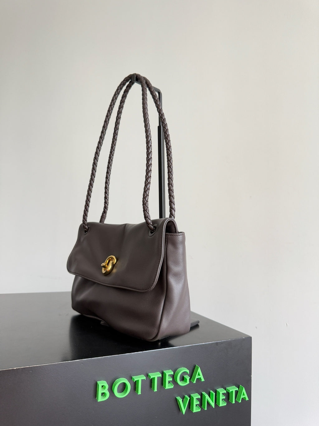 Bottega Veneta 836296 Charcoal Gray Designer Handbag Edition 2 - detail image 4