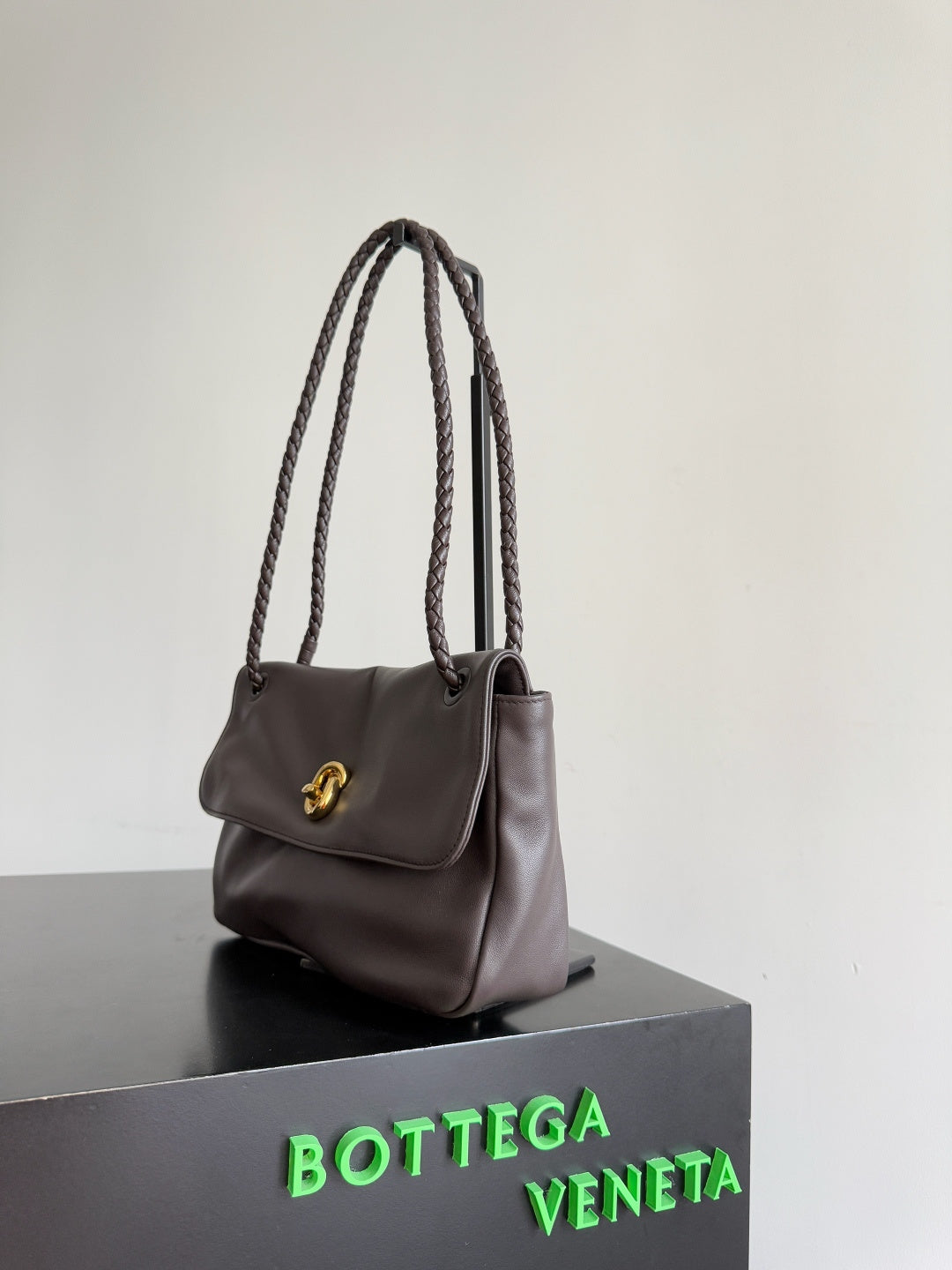 Bottega Veneta 836296 Charcoal Gray Designer Handbag Edition 2 - detail image 4