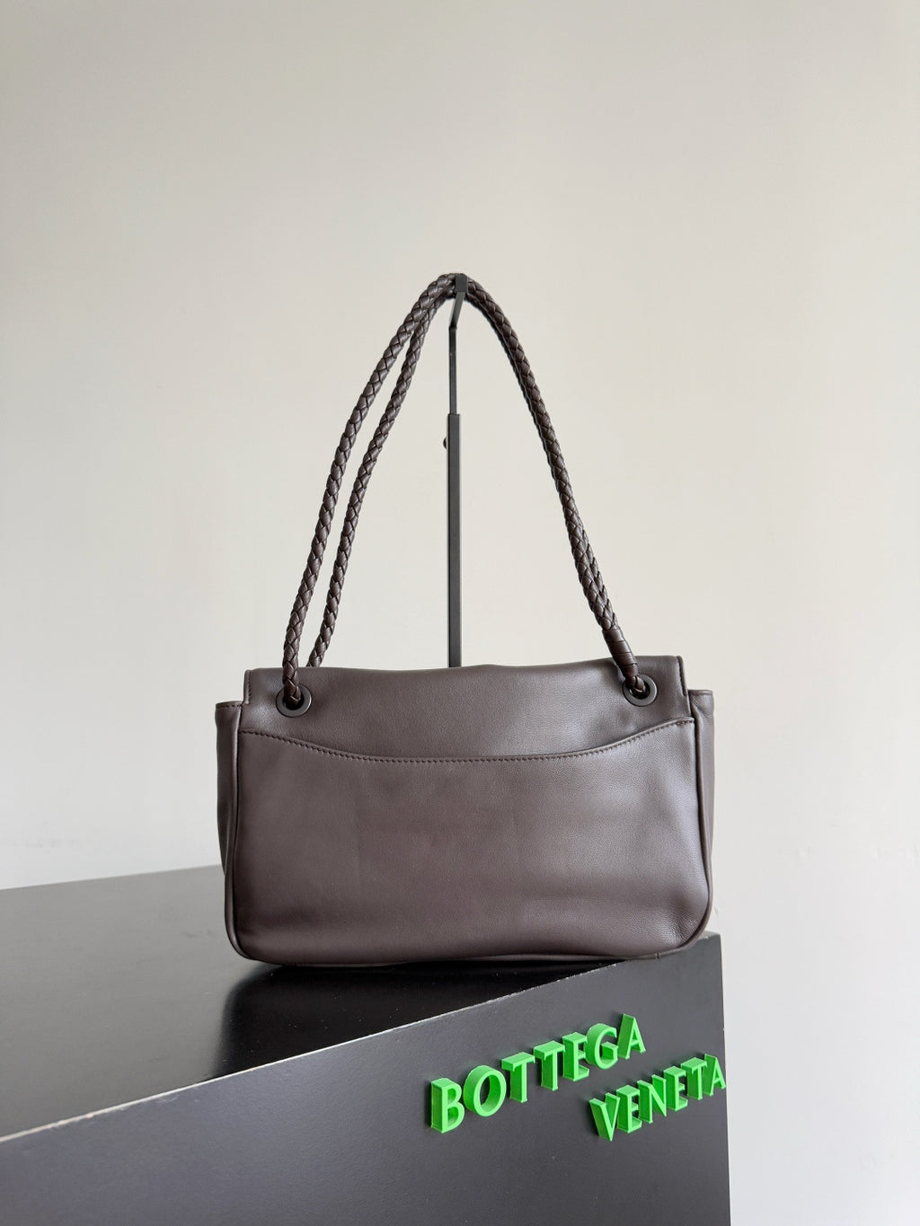 Bottega Veneta 836296 Charcoal Gray Designer Handbag Edition 2 - detail image 3