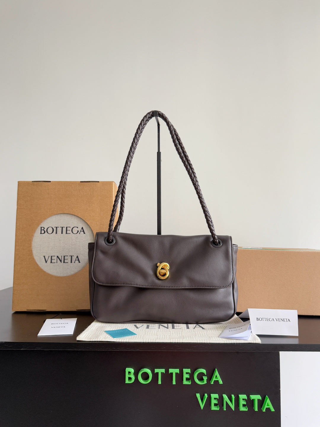 Bottega Veneta Brown Designer Handbag Edition 57