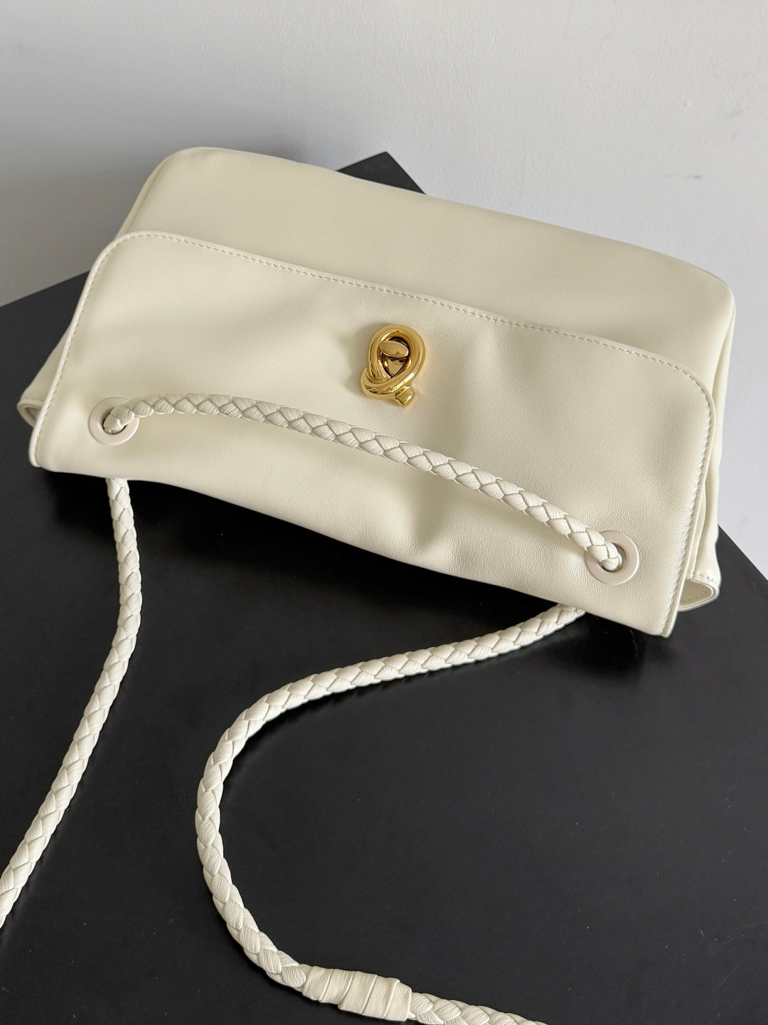 Bottega Veneta 836296 Silver Designer Handbag - detail image 6