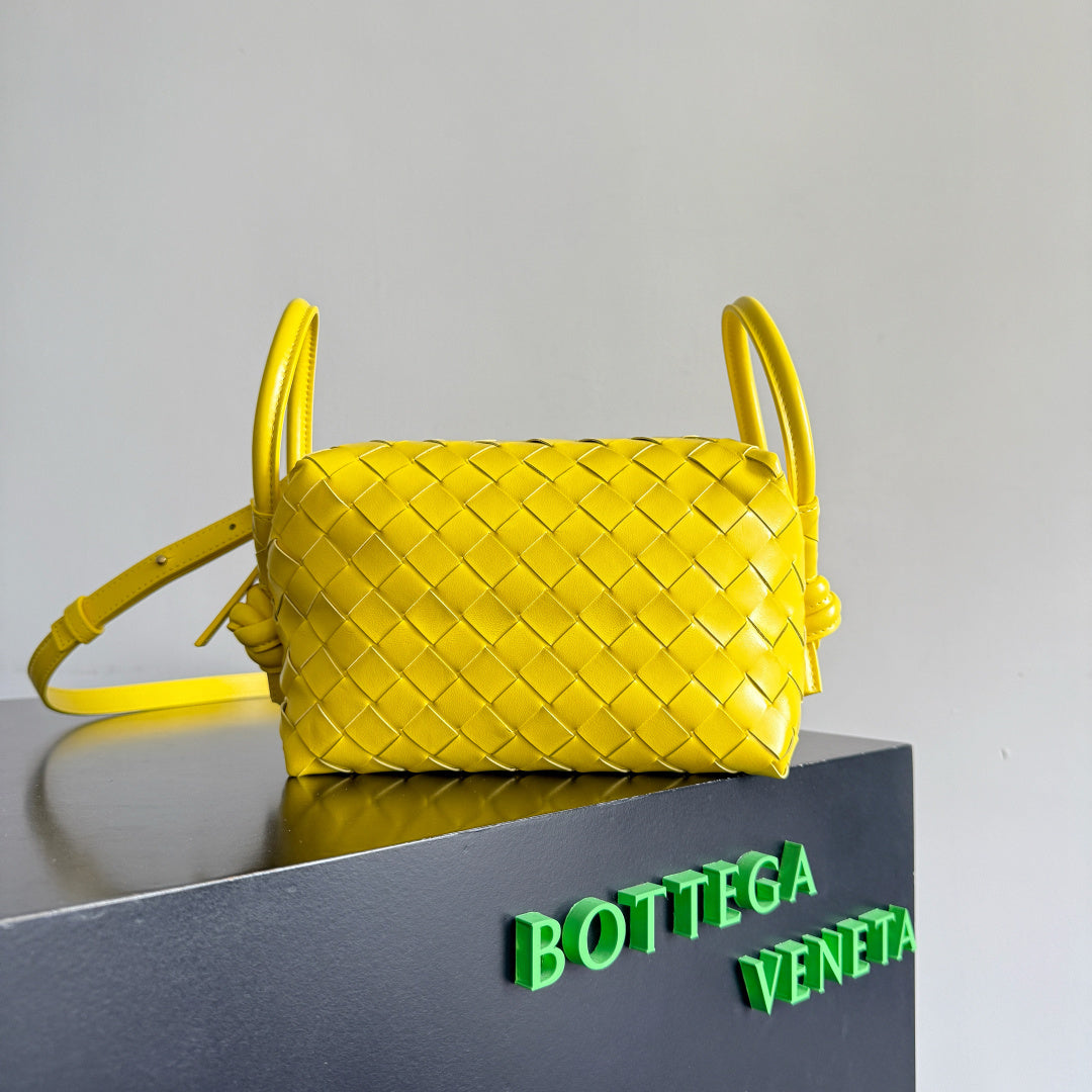 Bottega Veneta 796615 Yellow Designer Handbag - detail image 2