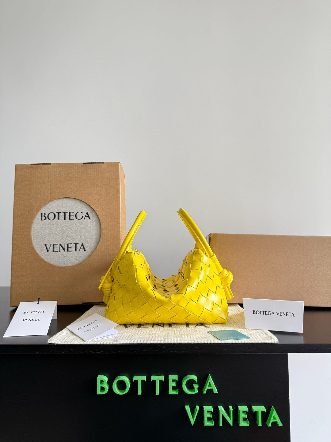Bottega Veneta Black Designer Handbag Edition 389
