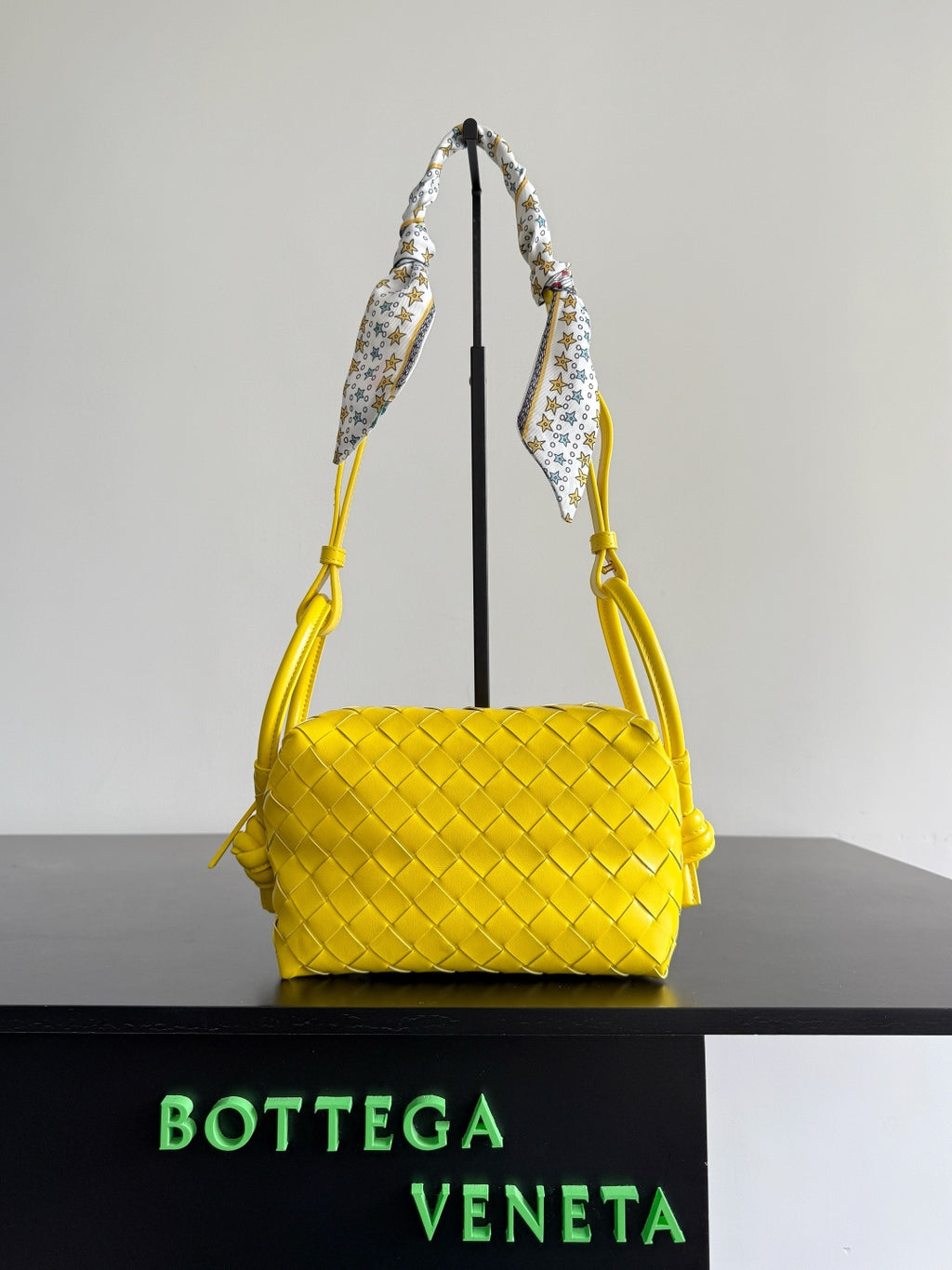 Bottega Veneta Black & Yellow Designer Handbag - detail image 3