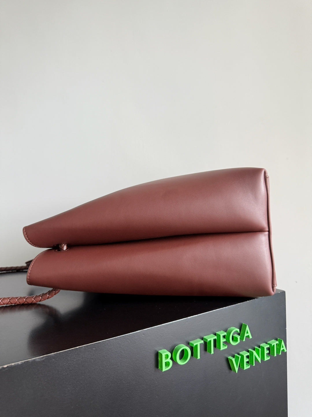 Bottega Veneta 806010 Red Hobo Bag - detail image 2