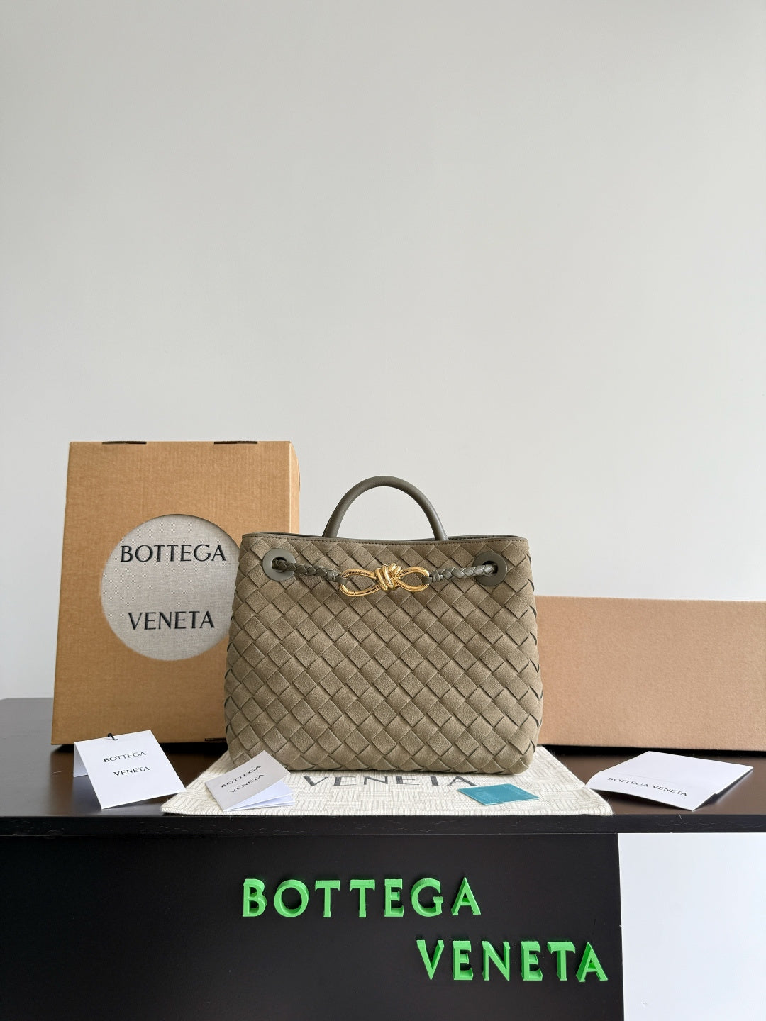 Bottega Veneta Black Designer Handbag Edition 442
