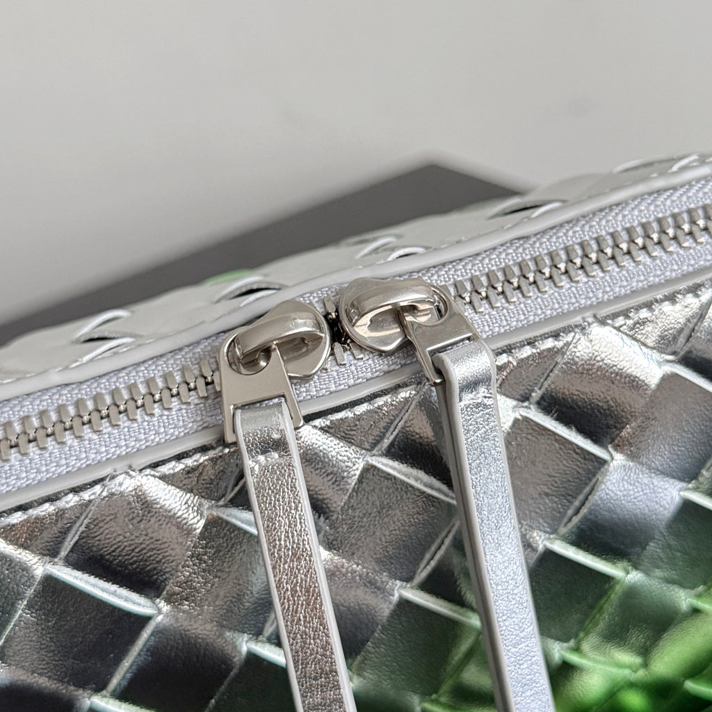 Bottega Veneta 794258 Green Pouch Bag - detail image 4