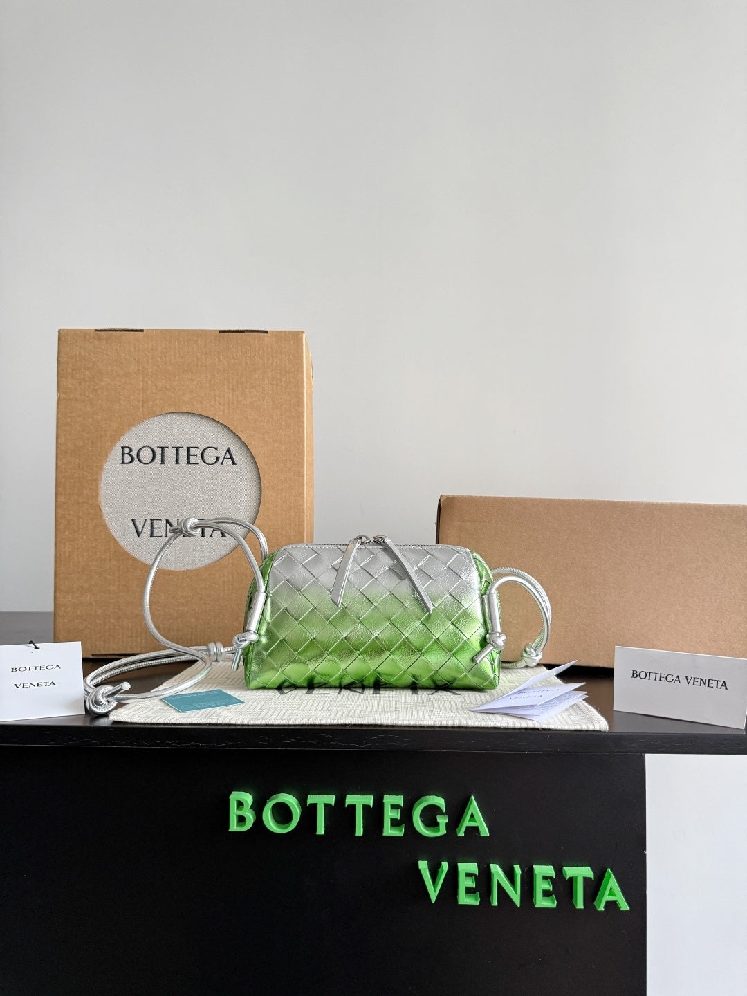 Bottega Veneta Black Designer Handbag Edition 399