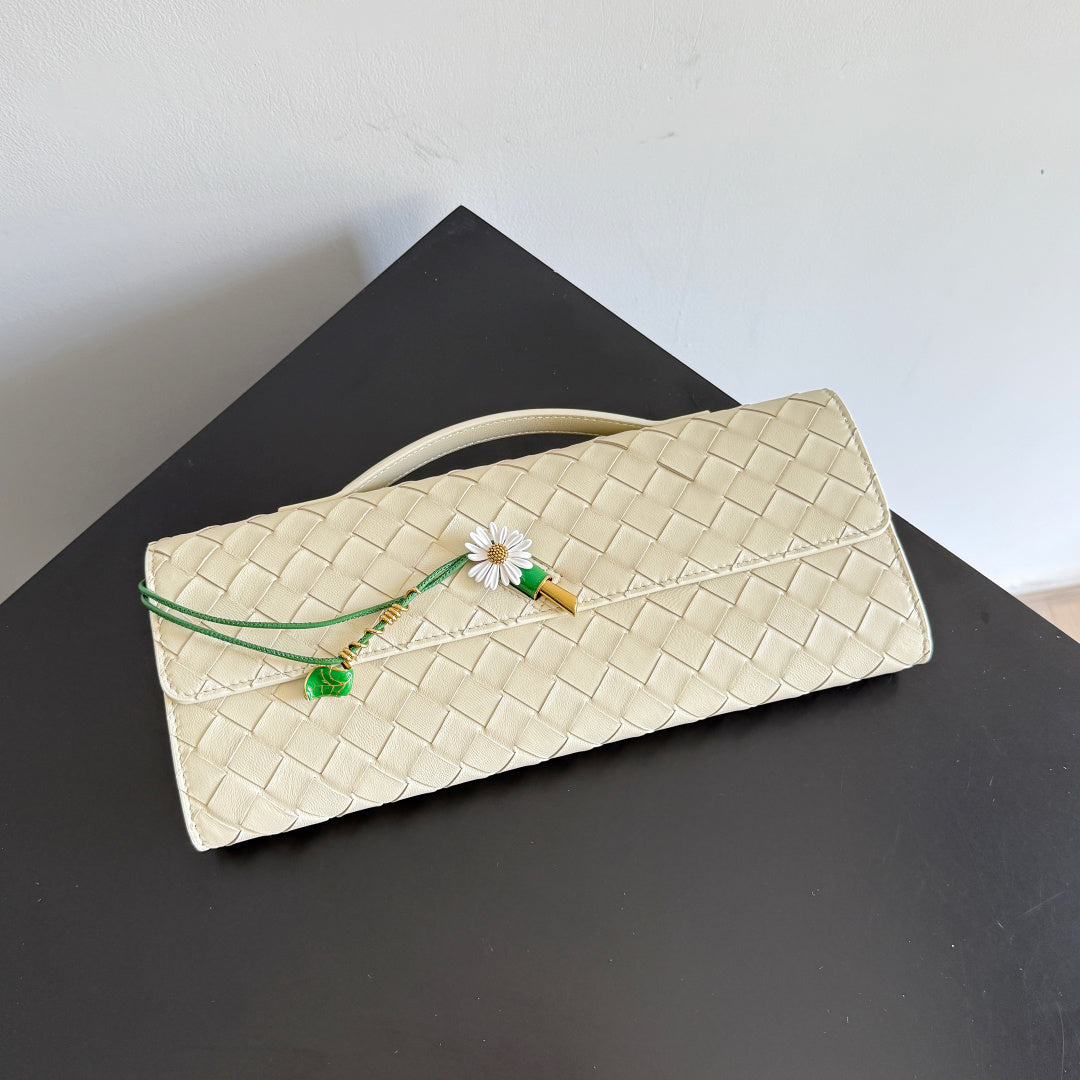 Bottega Veneta 836810 Silver Clutch Bag Edition 2 - detail image 6