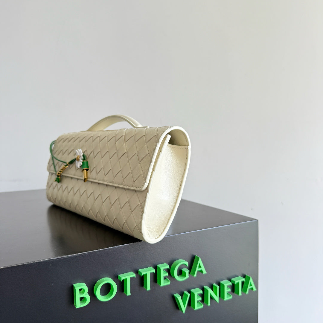 Bottega Veneta 836810 Silver Clutch Bag Edition 2 - detail image 3