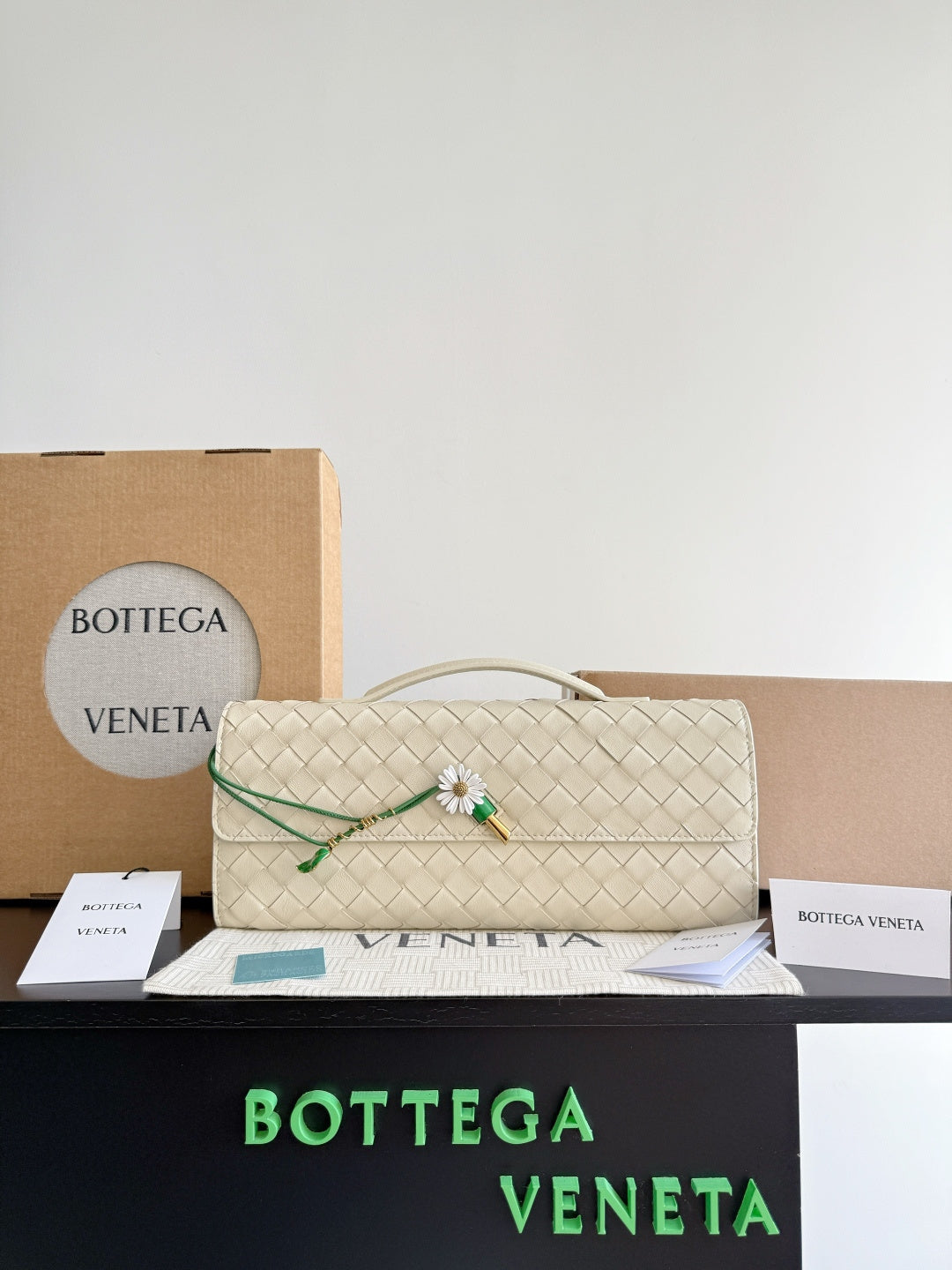 Bottega Veneta Black Designer Handbag Edition 581