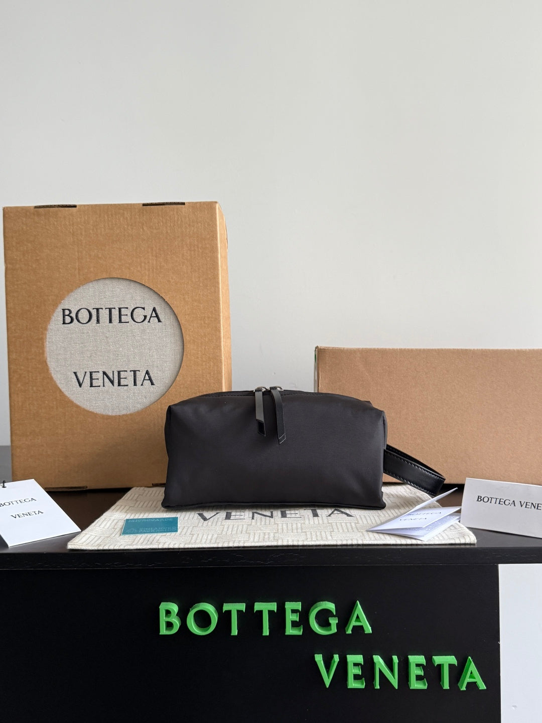 Bottega Veneta Black Designer Handbag Edition 401