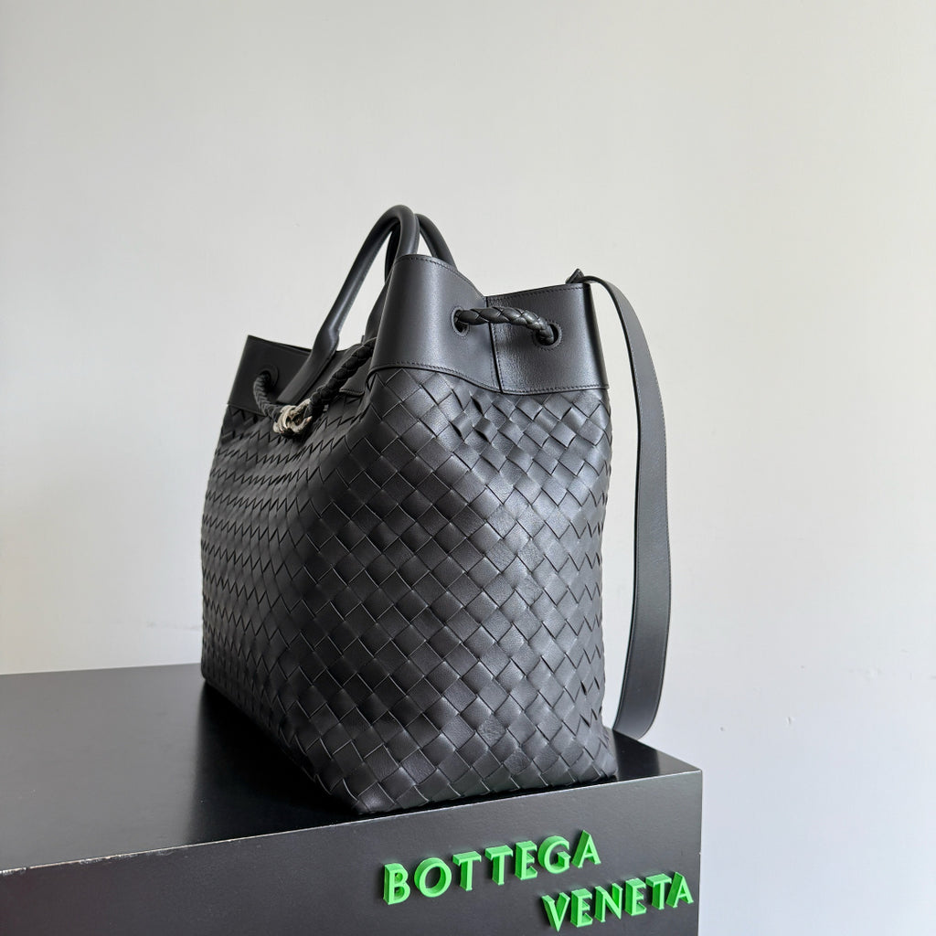 Bottega Veneta 827066 Black Designer Handbag - detail image 4