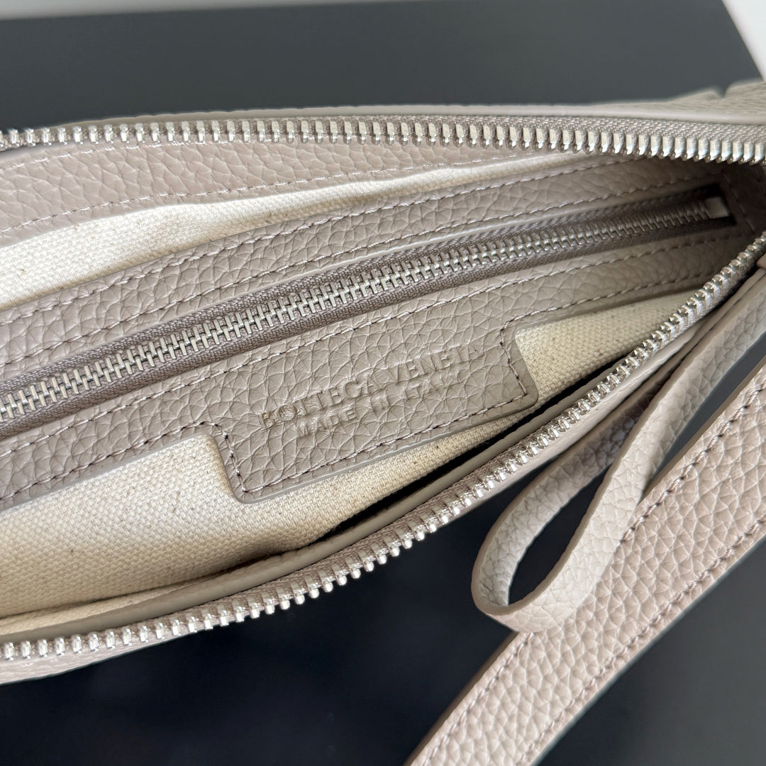 Bottega Veneta 837112 Silver Designer Handbag - detail image 7