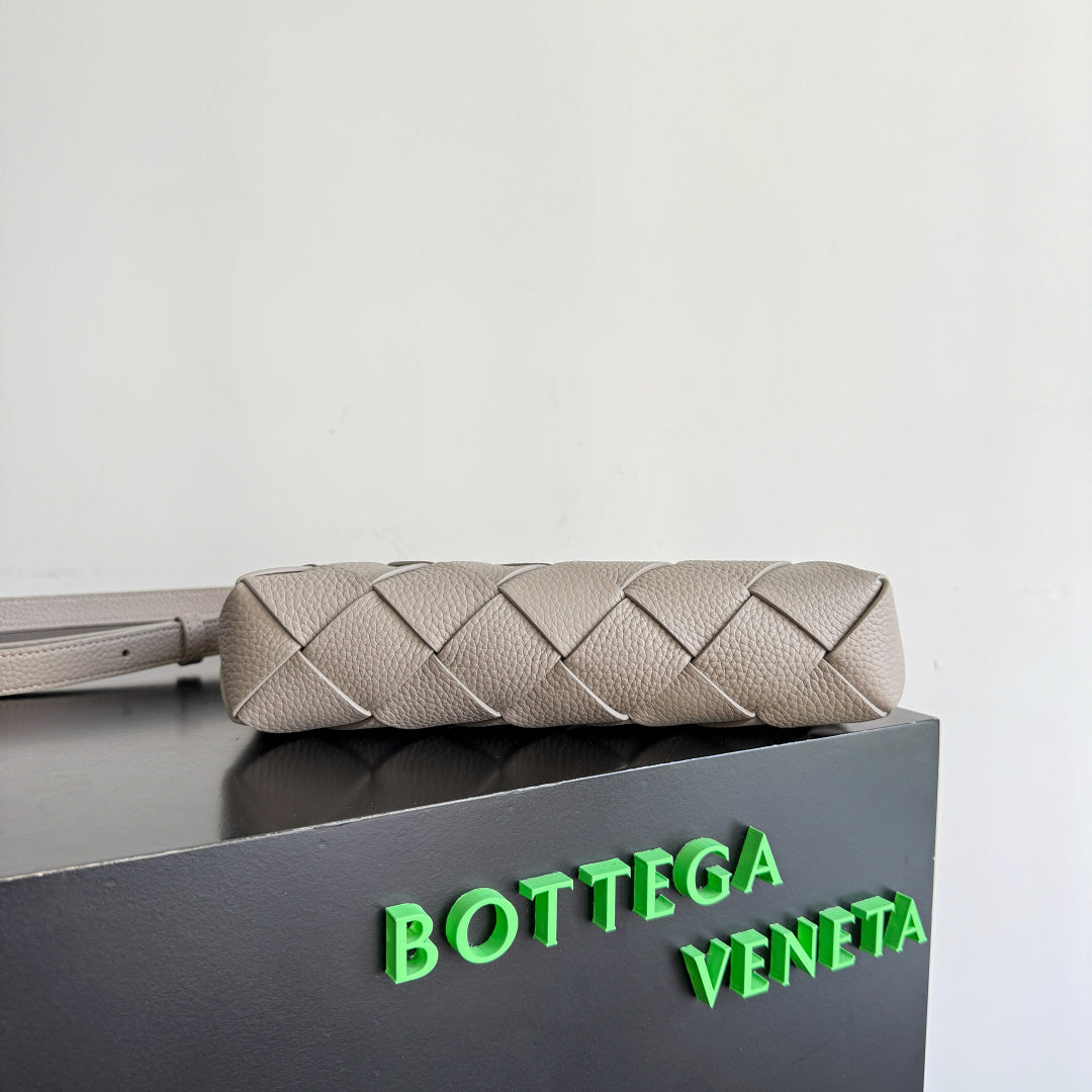 Bottega Veneta 837112 Silver Designer Handbag - detail image 3