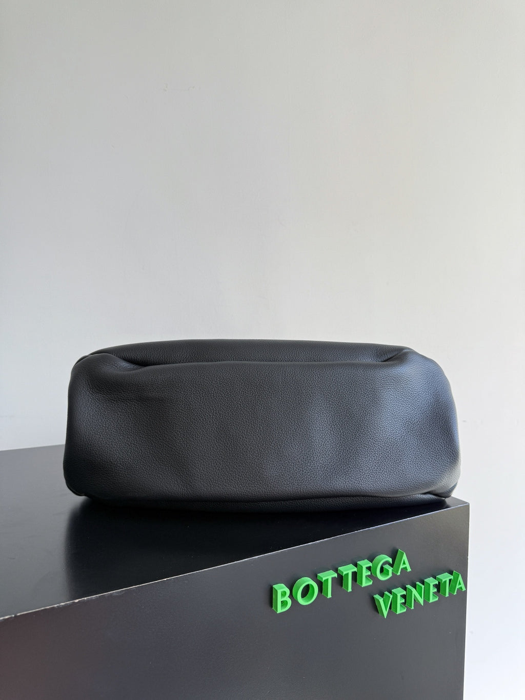 Bottega Veneta 844251 Black Designer Handbag - detail image 4